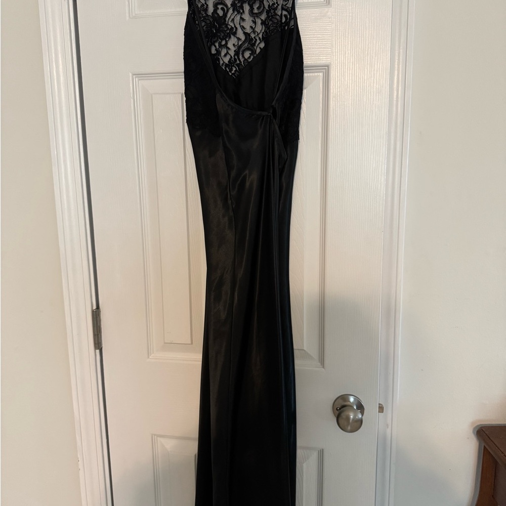 Vintage Josie Elegant Black Lace Nightgown - Picture 3 of 4